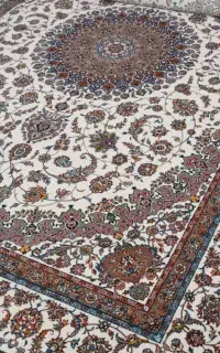 فرش طرح نایین کرم 700 شانه