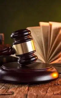 وکیل پایه یک دادگستری