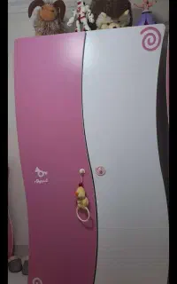 تخت خواب و کمد نوزادی