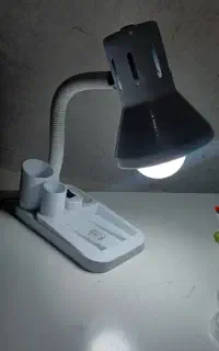 چراغ مطالعه