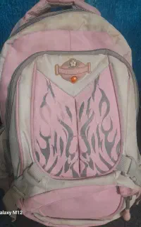 کوله پشتی مدرسه