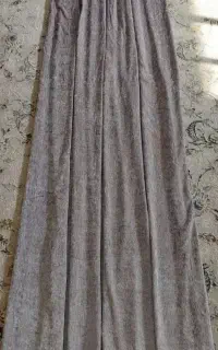 دوعدد شال پرده مخمل به رنگ طوسی روشن یا نقره ای