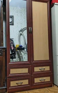 کمد لباس بسیار جا دار و‌محکم