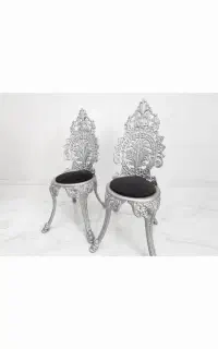 دو عدد صندلی آلیاژ در حد نو