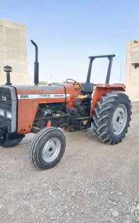 تراکتور عروسک