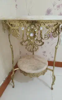 میز برنجی سالم  ....