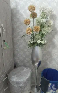گل وگلدان
