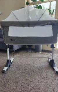 تخت وگهواره کنار مادر