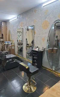 جذب همکار خانم در سالن زیبایی