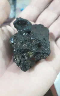 سنگ قیمتی  مشکوک به شهاب سنگ