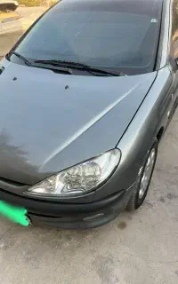 ۲۰۶تیپ ۲مدل ۸۴