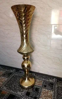 گلدان طلایی