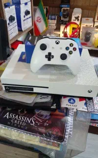 xbox one s یه ترا تک دسته در حد نو