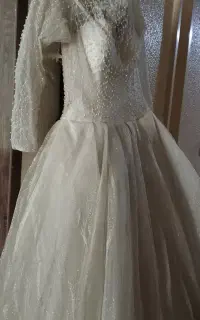 لباس جشن وعروس تمیزدرحدنو