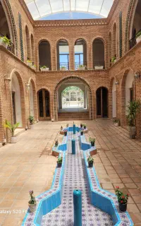 سالن دار و خدماتی. ساعت کار10تا4و6تا12شب