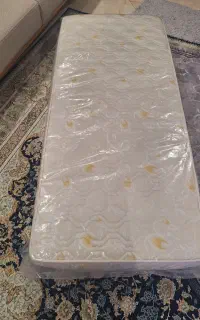خوشخواب نوجوان سالم و نو