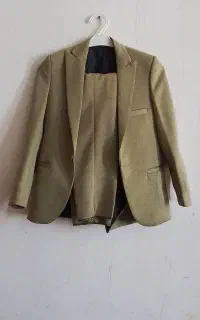 یک دست کت شلوار