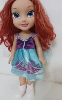 عروسک های زیبا و ماشین