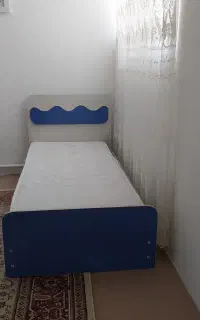 تخت نوجوان
