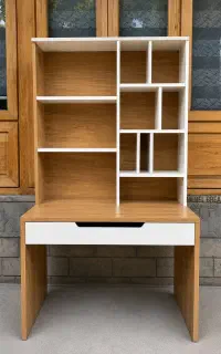 میز تحریر کتابخانه
