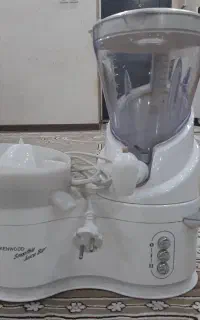 یک عدد آبمیوه گیری مارک Kenwood