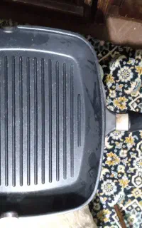 یک تابه گیریل قیمت ۱۳۰۰ یک بار استفاده شده