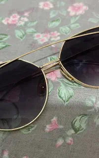 عینک افتابی یووی۴۰۰دخترونه