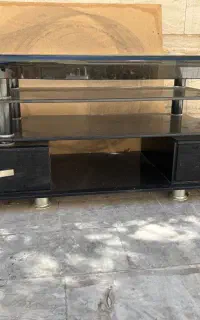 میز تلویزیون شیشه ای