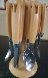 سرویس قاشق و چنگال همراه با استند