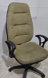 صندلی گردان سالم