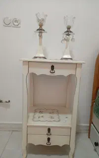 میز با شمعدانی