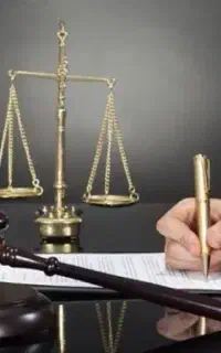 وکیل پایه یک دادگستری
