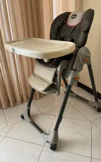 صندلی غذا برند چیکو در حد نو