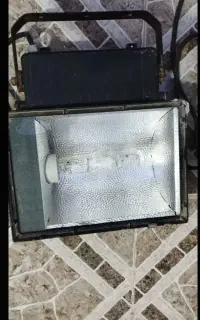 نورافکن یا پروژکتور