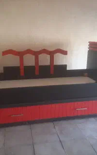 تخت خواب جوان