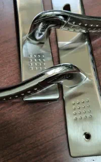 دستگیره درب چوبی