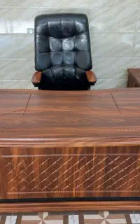 صندلی و میز مدیریت