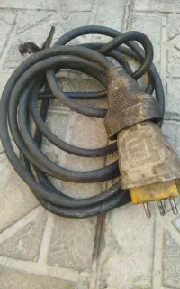 کابل و اتصال و سری سه فاز دستگاه جوش صنعتی