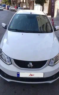 راننده همراه با ماشین