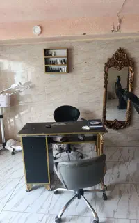 اجاره میز ناخن،صندلی کراتین یا غیره