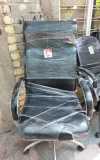 تعداد ۱۵۰عدد صندلی چرخدارچرخشی وجکدار درحدنو