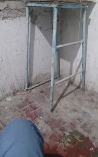 چهار پایه فلزی