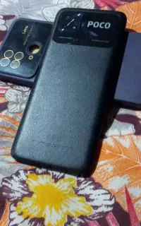 پوکو C40