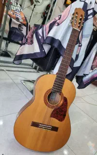 گیتار یاماها c40M