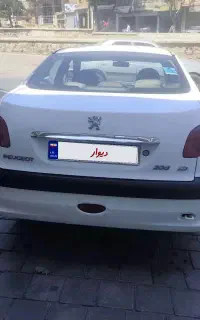 ماشین 206صندوقدار V8
