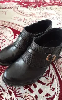 کفش پاشنه دار