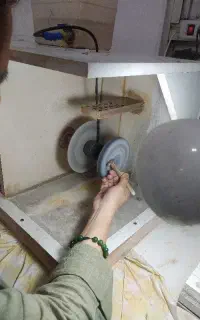 آموزش سنگ تراشی و گوهرتراشی در کارگاه