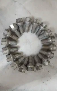 پیچ رینگ چرخ بنز