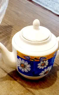 قوری وکاسه