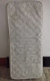 یک عدد تشک تخت ۱ نفره